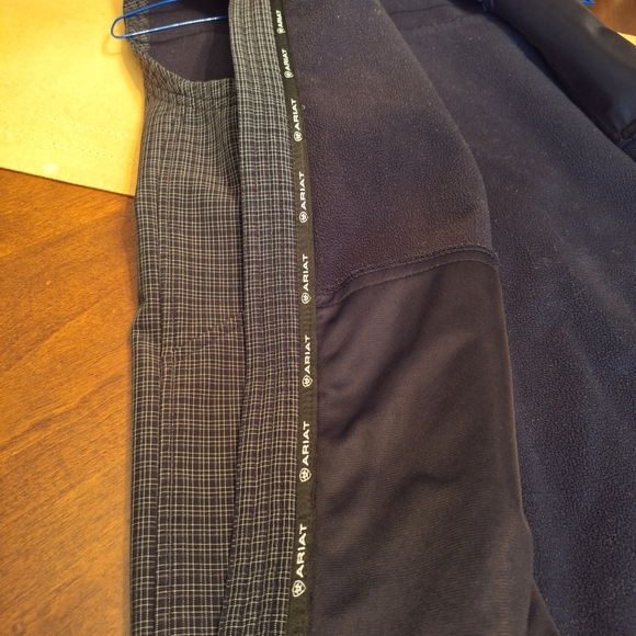 Ariat Men's Gray Plaid Like Zip Up Vest Warm Lining Sz Small - Picture 11 of 16